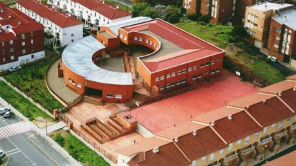 Vista áerea del Colegio El Pilar de Plasencia.