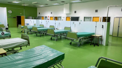 Sala de un hospital preparada para atender pacientes de coronavirus