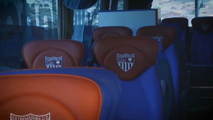 El autobús del Extremadura se adapta a las exigencias sanitarias del protocolo de La Liga