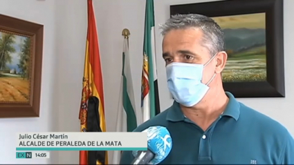 El alcade de Peraleda de la Mata destaca la responsabilidad de sus vecinos con las recomendaciones sanitarias.