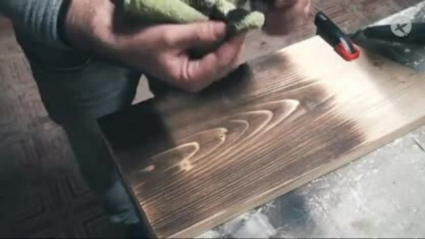 Aplicando a la madera la técnica del Shou Sugi Ban
