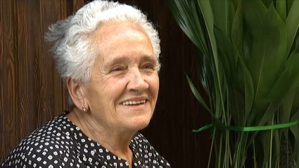 Carmen Caro es una de las 30 alfareras jubiladas de Salvatierra de los Barros homenajeada.