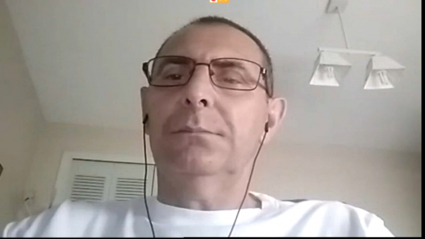 Adolfo Gómez atendiendo a Extremadura Deportes