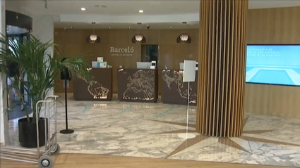 Recepción del hotel Barceló de Cáceres.