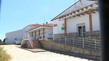 Fachada principal del centro residencial de Berlanga, dependiente de la Junta, que ha sido el más castigado esta semana.