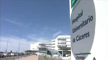 Exteriores del Hospital Universitario de Cáceres