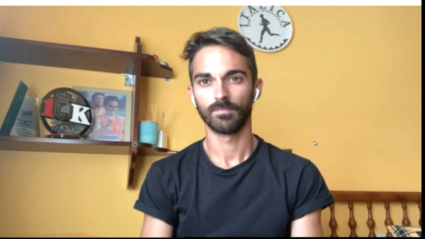 Mario Mirabel atendiendo a Extremadura Deportes
