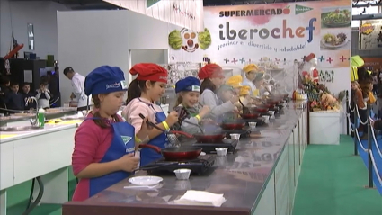 Niños cocinando en Iberochef, uno de las actividades más demandadas en Iberocio.