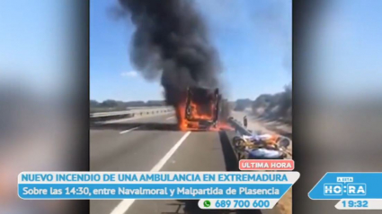 Una ambulancia incendiada