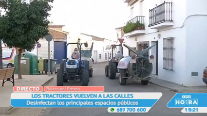 Los tractores de Ribera del Fresno desinfectan