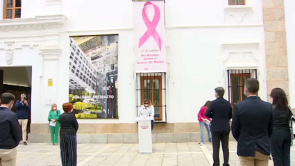 Acto institucional del 'Día Mundial contra el Cáncer de Mama' en la Asamblea de Extremadura