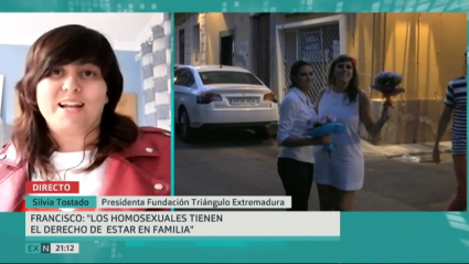 La presidenta de la Fundación Triángulo en Extremadura reconoce que las palabras del Papa son un respaldo muy importante para el colectivo LGTBI.  Un momento de la entrevista en directo en Canal Extremadura TV a Silvia Tostado.