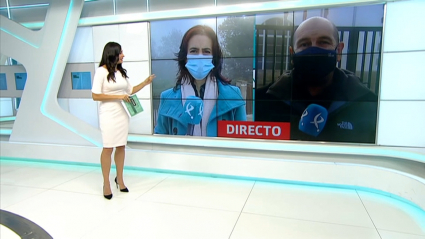 Periodistas de Canal Extremadura a punto de entrar en un directo