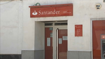 La sucursal del Banco Santander en Burguillos del Cerro sufre un nuevo atraco