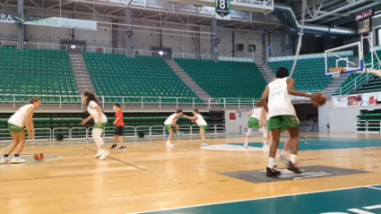 Las jugadoras del Alter Enersun Al-Qázeres durante un entrenamiento esta temporada