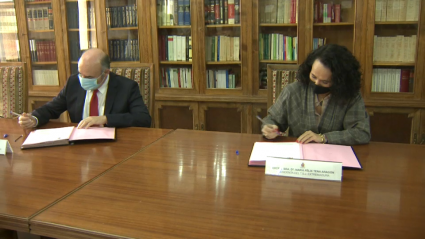 Firma del protocolo entre la presidenta del TSJEX y el presidente de la Cámara de Comercio de Badajoz 