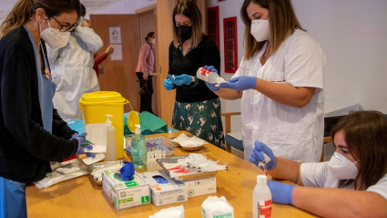 Administración de la vacuna de Pfizer frente al COVID-19