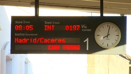 Panel electrónico en la estación de Cáceres