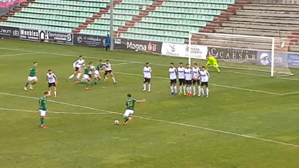 Disparo del único gol del partido