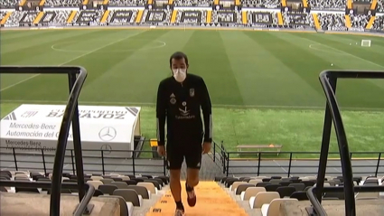 Sergi Maestre en las gradas del Estadio Nuevo Vivero