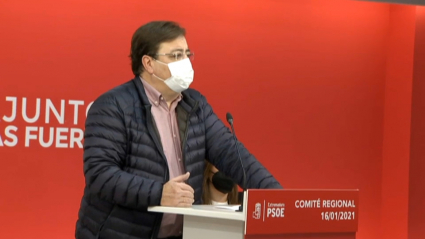 Fernández Vara en comité regional del PSOE