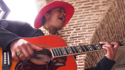 OLANA LISS - MUÉVETE