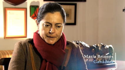 La ganadera María Briones nos abre sus puerta para conocer  el emblemático hierro Carriquiri en Tierra de Toros 