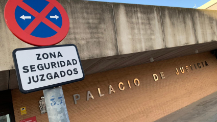 Entrada al Palacio de Justicia de Mérida