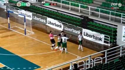 Los jugadores del Cáceres UEX FS celebran un gol en el derbi ante el Navalmoral FS