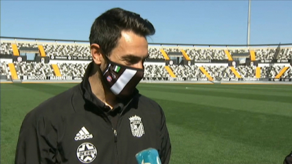 Guzmán Casaseca atendiendo a Extremadura Deportes