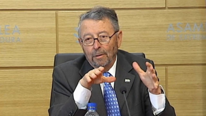 Alberto Oliart durante la presentación del borrador de reforma del Estatuto de Autonomía