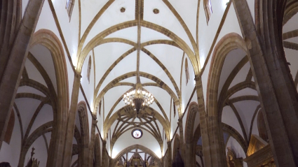 IGLESIA AZUAGA - MUÉVETE