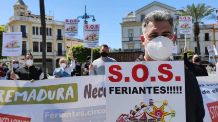 Los feriantes protestan en Mérida porque siguen sin trabajar