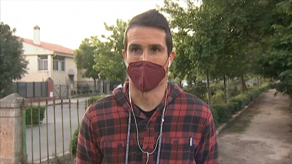 Aarón Fernández atendiendo a Extremadura Deportes