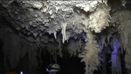 aragonitos de la cueva de Castañar de Ibor