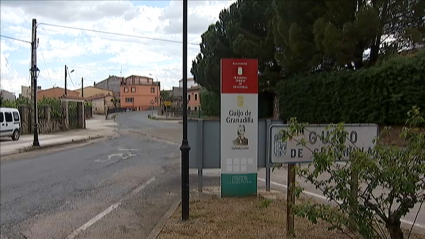 Acceso al pueblo de Guijo de Granadilla