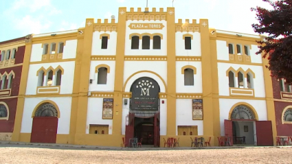 Exterior de la plaza de toros de Mérida