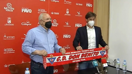 Presentación de Emilio García Sosa como director deportivo