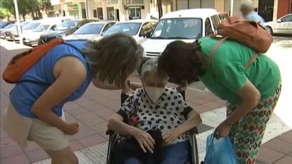 Emocionada visita en una residencia de Navalmoral de la Mata