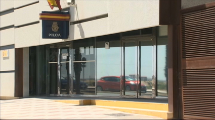Exterior de la comisaría de la policía nacional en Don Benito