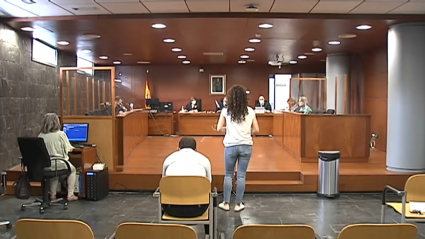 Sesión del juicio contra un policía local en Cáceres