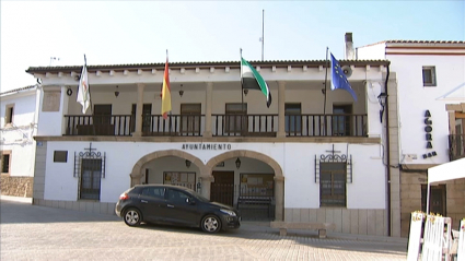 Fachada del Ayuntamiento de Peraleda de la Mata