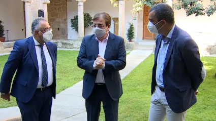 Fernández Vara y Guillén en el acto de presentación
