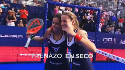 Paula Josemaría y Ari Sánchez celebrando una victoria esta temporada