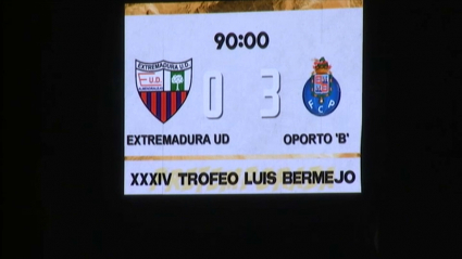 El Extremadura estrena su pretemporada con derrota por 0-3 ante el filial del Oporto