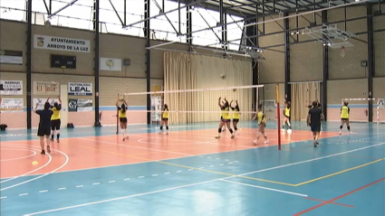 Las jugadoras del Extremadura Arroyo entrenando