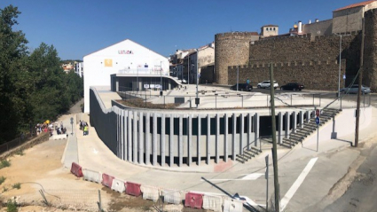 Parking de Eulogio González en Plasencia.