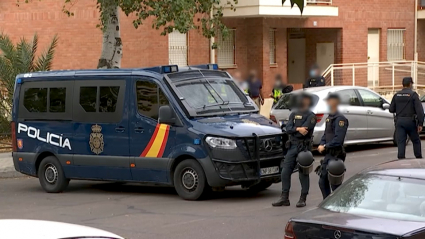 Policías durante la operación 'Minuro - Peces'