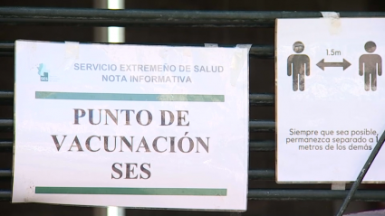 Cartel informativo en un centro de vacunación de la región