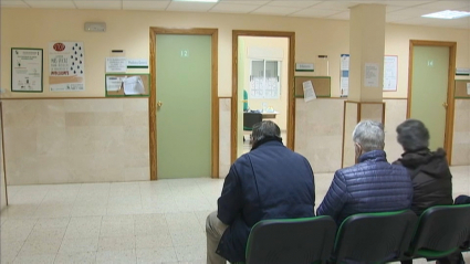 Pacientes esperando para ser atendidos